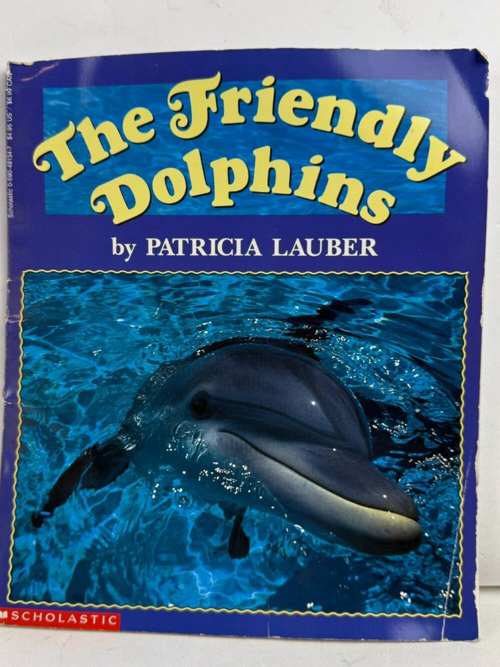 The Friendly Dolphins Patricia Lauber Scholastic Paperback ISBN 0-590-48134-7